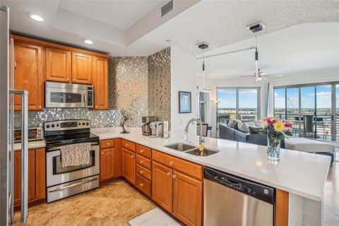 Condo in Tampa, Florida, 2 bedrooms  № 1323535 - photo 14