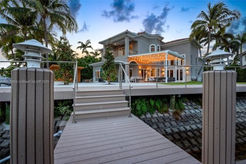 House in Hollywood, Florida 6 bedrooms, 452.25 sq.m. № 1768878 - photo 11