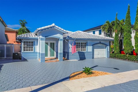Casa en venta en Miami, Florida, 4 dormitorios, 174.19 m2 № 2001849 - foto 3