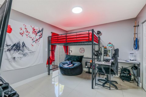 Casa en venta en Miami, Florida, 4 dormitorios, 174.19 m2 № 2001849 - foto 23