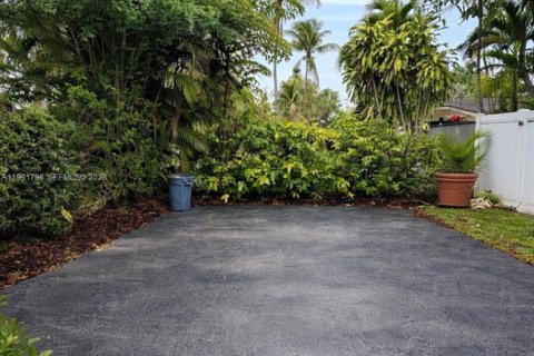 Villa ou maison à vendre à Plantation, Floride: 3 chambres, 128.21 m2 № 2052520 - photo 2