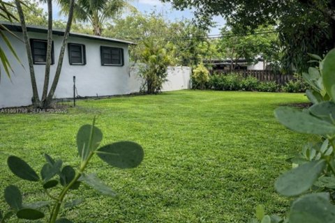 Villa ou maison à vendre à Plantation, Floride: 3 chambres, 128.21 m2 № 2052520 - photo 3