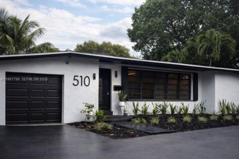 Villa ou maison à Plantation, Floride 3 chambres, 128.21 m2 № 2052520