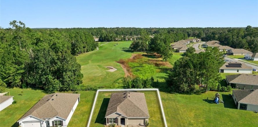 Villa ou maison à Brooksville, Floride 3 chambres, 155.7 m2 № 2423783