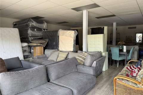 Propiedad comercial en venta en Seminole, Florida, 663.69 m2 № 2203882 - foto 6