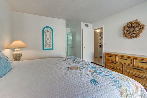 Condo in Venice, Florida, 2 bedrooms  № 1884172 - photo 30