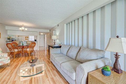 Condo in Venice, Florida, 2 bedrooms  № 1884172 - photo 18