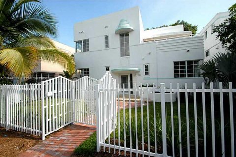 Снять в аренду квартиру в Майами-Бич, Флорида 1 спальня, 405.15м2, № 2001076 - фото 10