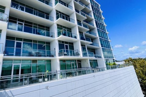 Condo in Orlando, Florida, 2 bedrooms  № 2210971 - photo 29