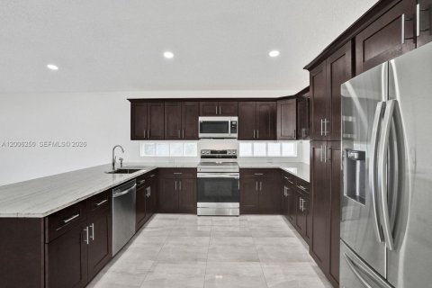 Casa en venta en Miramar, Florida, 3 dormitorios, 160.81 m2 № 2077892 - foto 16