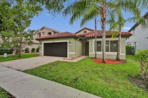 Casa en venta en Miramar, Florida, 3 dormitorios, 160.81 m2 № 2077892 - foto 2