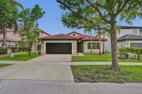 Casa en Miramar, Florida 3 dormitorios, 160.81 m2 № 2077892