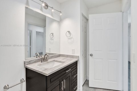 Casa en venta en Miramar, Florida, 3 dormitorios, 160.81 m2 № 2077892 - foto 28
