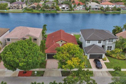 Casa en venta en Miramar, Florida, 3 dormitorios, 160.81 m2 № 2077892 - foto 4