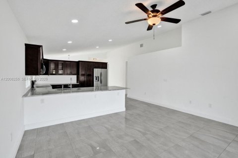 Casa en venta en Miramar, Florida, 3 dormitorios, 160.81 m2 № 2077892 - foto 18