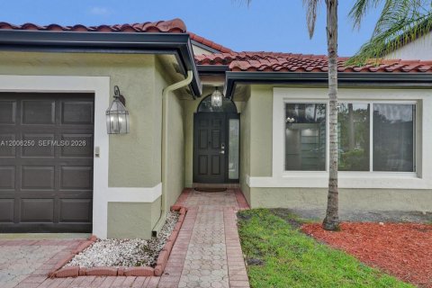 Casa en venta en Miramar, Florida, 3 dormitorios, 160.81 m2 № 2077892 - foto 3