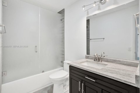 Casa en venta en Miramar, Florida, 3 dormitorios, 160.81 m2 № 2077892 - foto 27