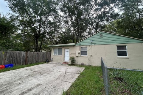 House in Gainesville, Florida 3 bedrooms, 107.77 sq.m. № 2291476