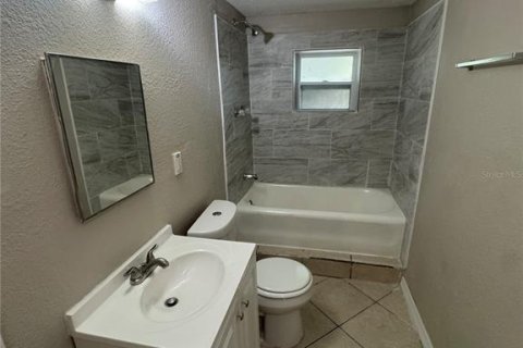House in Tampa, Florida 3 bedrooms, 97.92 sq.m. № 2394340 - photo 16