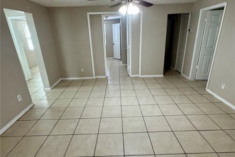 House in Tampa, Florida 3 bedrooms, 97.92 sq.m. № 2394340 - photo 7