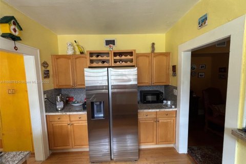 Casa en venta en Miami Springs, Florida, 2 dormitorios, 156.82 m2 № 1849123 - foto 8