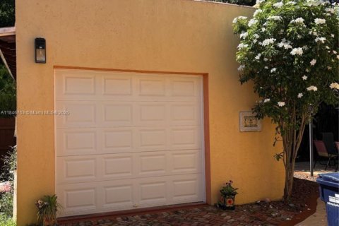 Casa en venta en Miami Springs, Florida, 2 dormitorios, 156.82 m2 № 1849123 - foto 17
