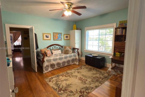 Casa en venta en Miami Springs, Florida, 2 dormitorios, 156.82 m2 № 1849123 - foto 7