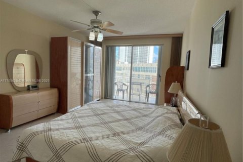 Condominio en venta en Hallandale Beach, Florida, 1 dormitorio, 60.01 m2 № 2034360 - foto 20
