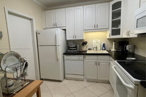 Condominio en venta en Hallandale Beach, Florida, 1 dormitorio, 60.01 m2 № 2034360 - foto 24