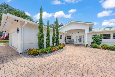 House in Largo, Florida 4 bedrooms, 196.3 sq.m. № 2208478 - photo 2
