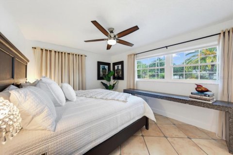 House in Largo, Florida 4 bedrooms, 196.3 sq.m. № 2208478 - photo 20