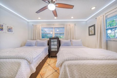 House in Largo, Florida 4 bedrooms, 196.3 sq.m. № 2208478 - photo 23