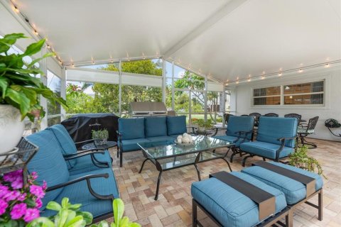 House in Largo, Florida 4 bedrooms, 196.3 sq.m. № 2208478 - photo 25