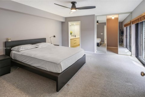 Townhouse in Plantation, Florida 2 bedrooms, 127.46 sq.m. № 1998773 - photo 23