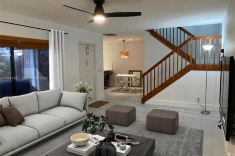 Townhouse in Plantation, Florida 2 bedrooms, 127.46 sq.m. № 1998773 - photo 12