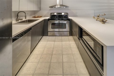 Townhouse in Plantation, Florida 2 bedrooms, 127.46 sq.m. № 1998773 - photo 19