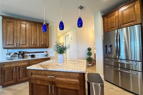 Condominio en alquiler en Bradenton, Florida, 2 dormitorios, 153.94 m2 № 1625658 - foto 6