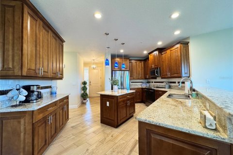 Condominio en alquiler en Bradenton, Florida, 2 dormitorios, 153.94 m2 № 1625658 - foto 3