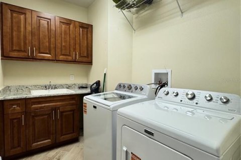 Condominio en alquiler en Bradenton, Florida, 2 dormitorios, 153.94 m2 № 1625658 - foto 29