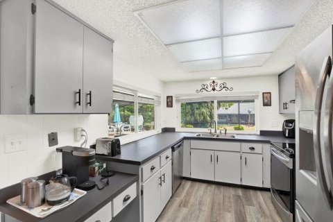 House in Spring Hill, Florida 3 bedrooms, 180.04 sq.m. № 1608959 - photo 16