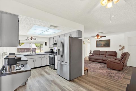 House in Spring Hill, Florida 3 bedrooms, 180.04 sq.m. № 1608959 - photo 15