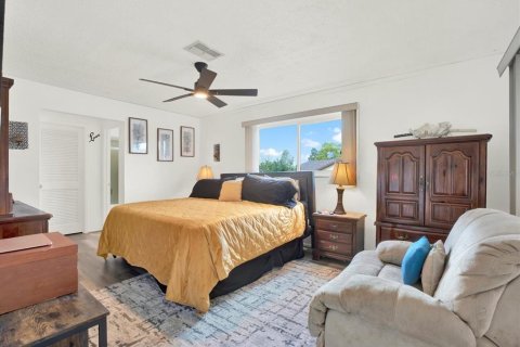 House in Spring Hill, Florida 3 bedrooms, 180.04 sq.m. № 1608959 - photo 25