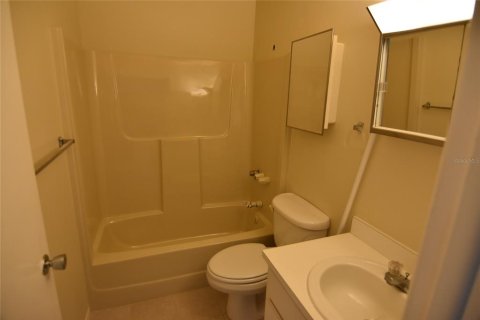 Condominio en venta en Port Richey, Florida, 2 dormitorios, 66.89 m2 № 1735207 - foto 7