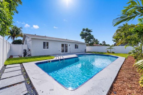 Casa en venta en North Lauderdale, Florida, 4 dormitorios, 127.28 m2 № 2429723 - foto 5