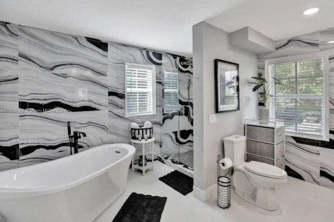 Casa en venta en Hollywood, Florida, 8 dormitorios, 473.52 m2 № 1968617 - foto 10