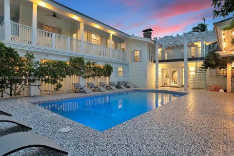 Casa en venta en Hollywood, Florida, 8 dormitorios, 473.52 m2 № 1968617 - foto 2
