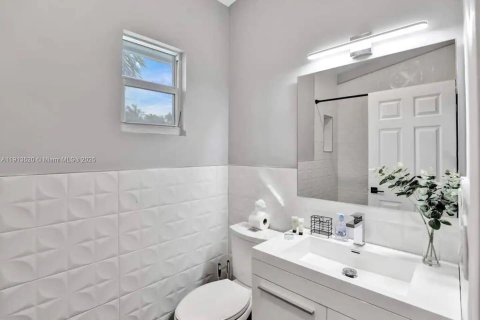 Casa en venta en Hollywood, Florida, 8 dormitorios, 473.52 m2 № 1968617 - foto 20