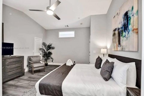 Casa en venta en Hollywood, Florida, 8 dormitorios, 473.52 m2 № 1968617 - foto 9