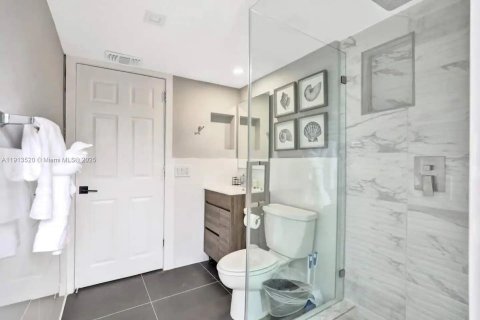 Casa en venta en Hollywood, Florida, 8 dormitorios, 473.52 m2 № 1968617 - foto 15