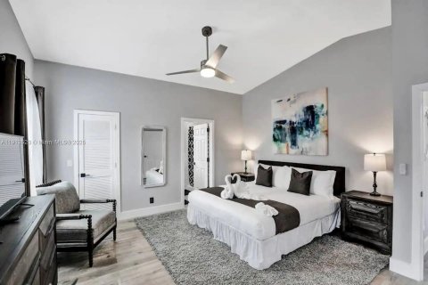 Casa en venta en Hollywood, Florida, 8 dormitorios, 473.52 m2 № 1968617 - foto 25